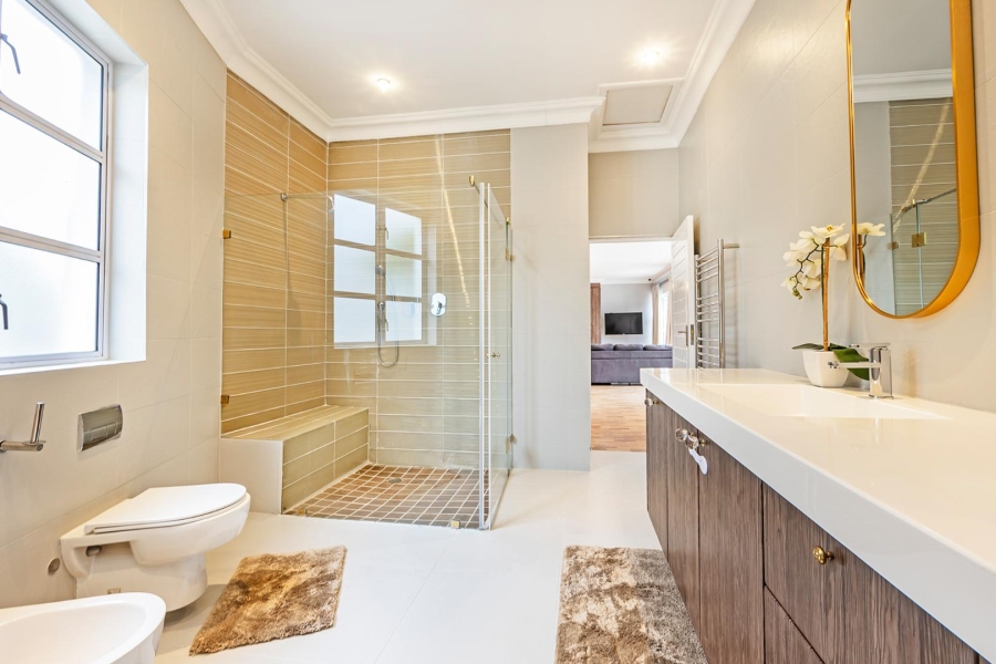7 Bedroom Property for Sale in Flamingo Vlei Western Cape